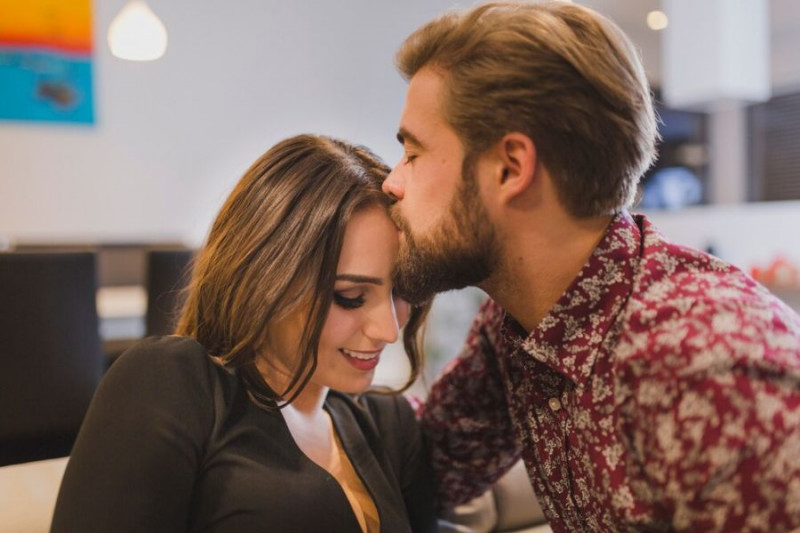 zdjęcie wyróżniające 61% pracowników było świadkiem romansu w firmie